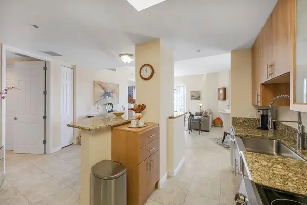 Wilton Manors, FL 33334,2631 NE 14th Ave #200