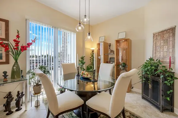 Wilton Manors, FL 33334,2631 NE 14th Ave #200