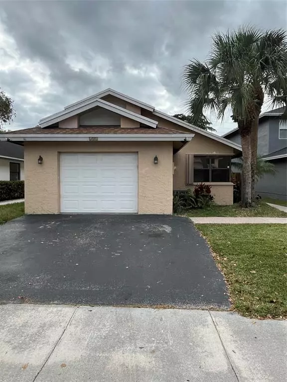 Sunrise, FL 33326,581 Lakeside Cir
