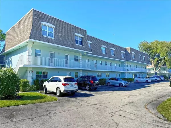 Vero Beach, FL 32960,1901 Indian River Blvd #104C