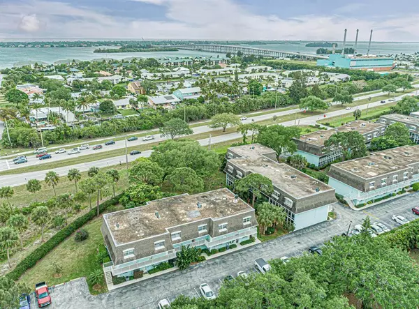 Vero Beach, FL 32960,1901 Indian River Blvd #104C