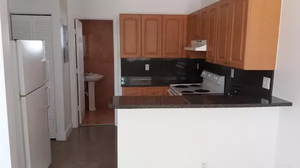 Hallandale Beach, FL 33009,717 NE 10th Ave #3