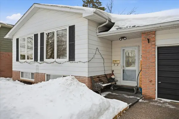 Barrie, ON L4M 2X4,32 Cynthia CT