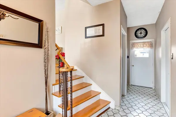 Barrie, ON L4M 2X4,32 Cynthia CT