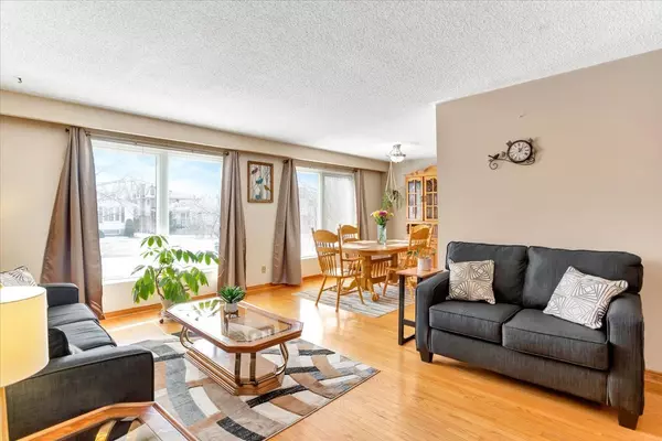 Barrie, ON L4M 2X4,32 Cynthia CT