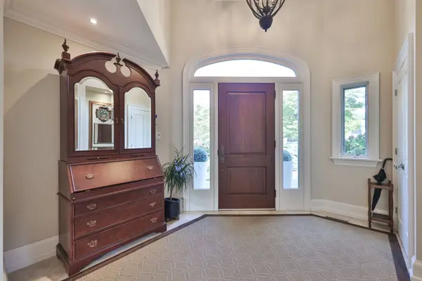 Burlington, ON L7N 1T5,342 Pomona AVE