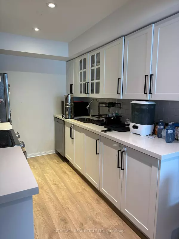 Mississauga, ON L5R 4H5,4620 Guildwood WAY #10