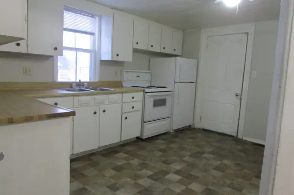 77-79 ENGLISH ST W, Strathroy-caradoc, ON N7G 1L5