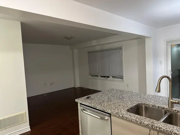 Kitchener, ON N2R 0K2,270 Grovehill CRES