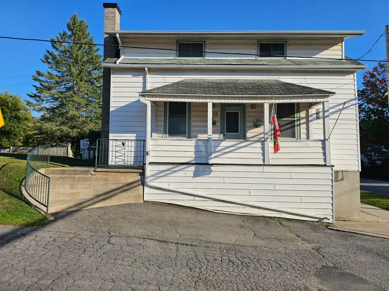 98 Paul DR, Lanark Highlands, ON K0G 1K0