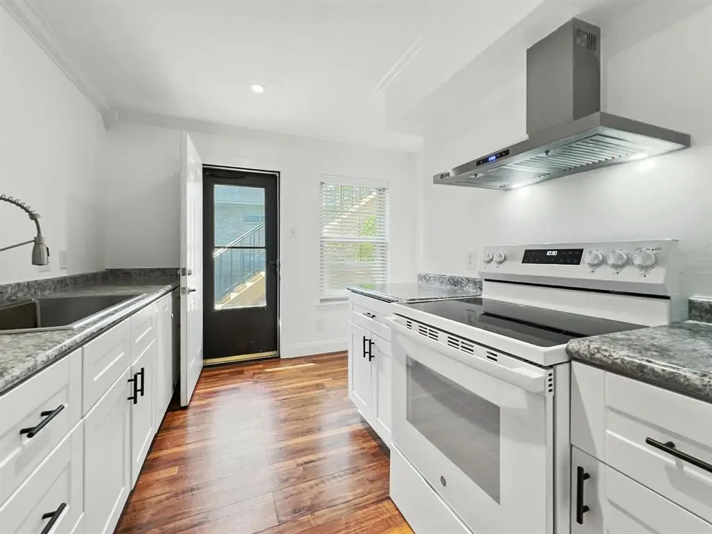 Dallas, TX 75230,7718 Royal Lane #115