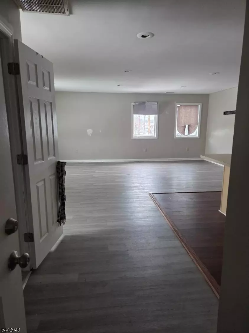 Linden City, NJ 07036,1410 E Elizabeth Ave