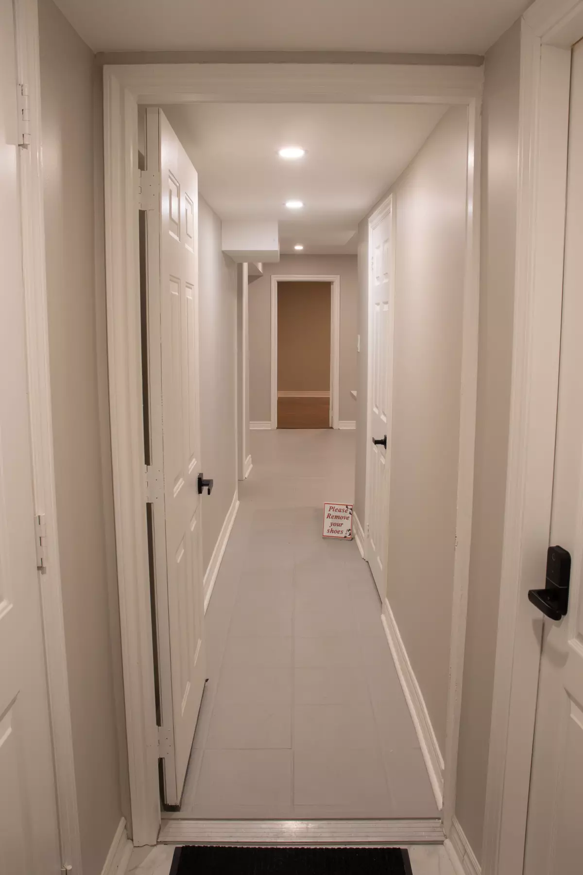 Bradford West Gwillimbury, ON L3Z 3A6,55 Breeze DR #Bsmt