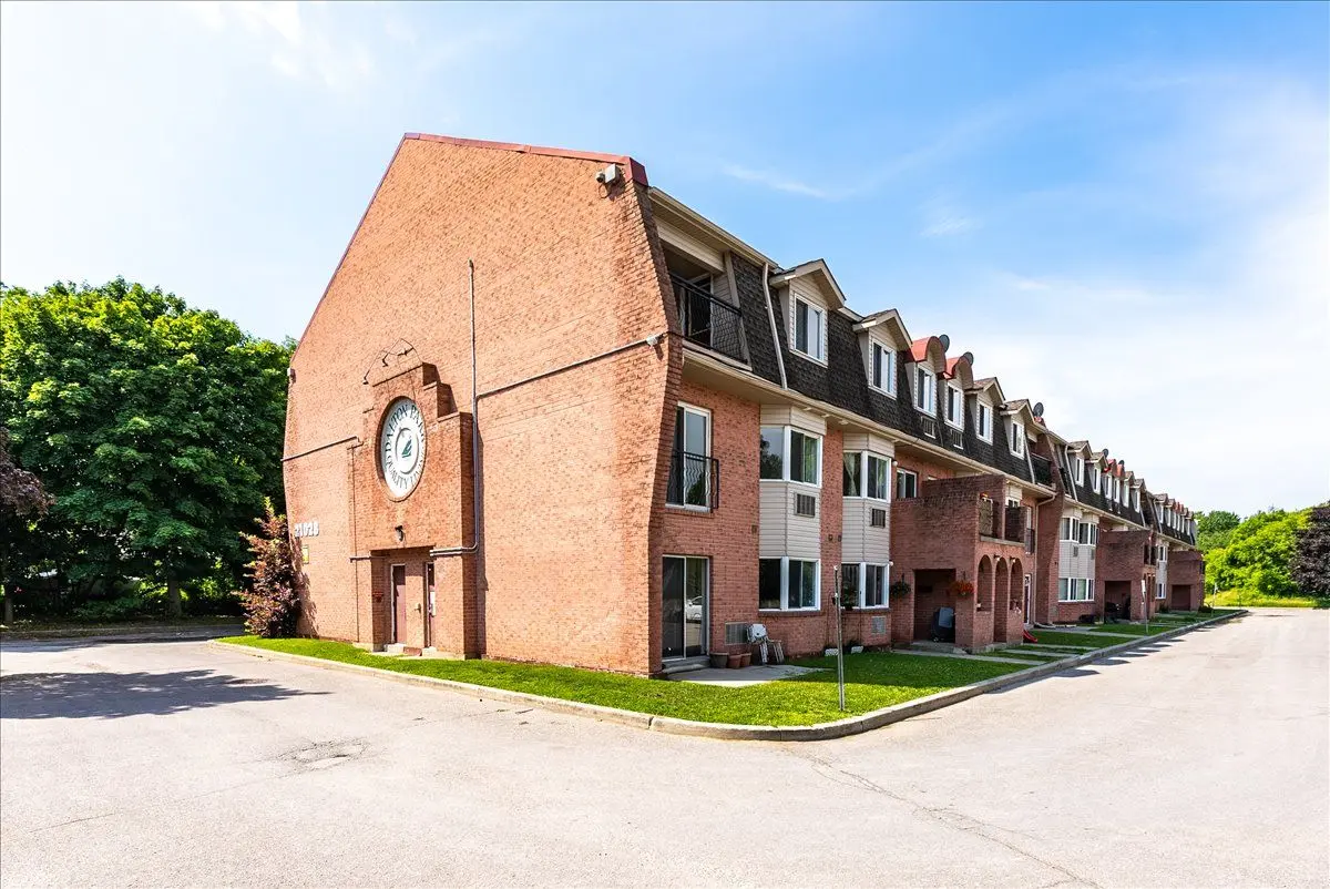 Georgina, ON L0E 1L0,21028 Dalton RD #209