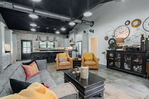 Decatur, TX 76234,853 County Road 2215