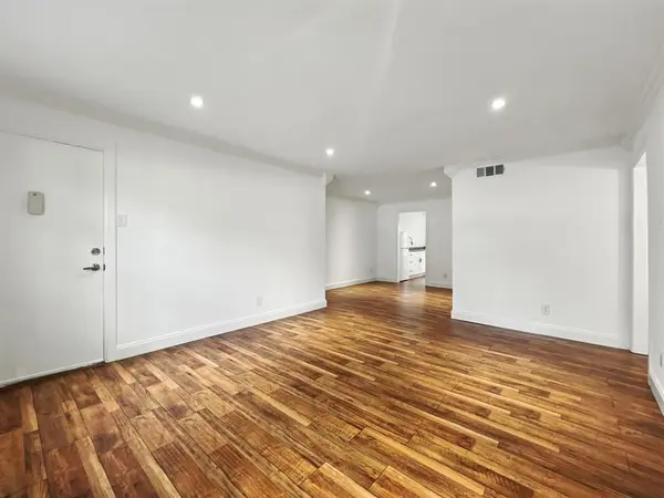 Dallas, TX 75230,7718 Royal Lane #115