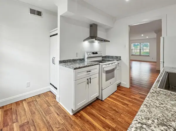 Dallas, TX 75230,7718 Royal Lane #115