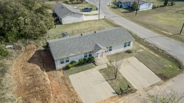 Granbury, TX 76049,309-311 Lilac Drive