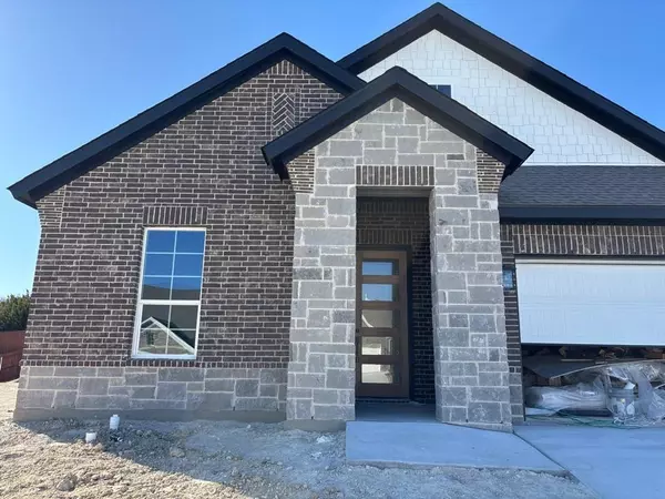 557 Waterford Park Boulevard, Weatherford, TX 76087