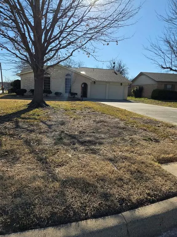 6572 McCart Avenue, Fort Worth, TX 76133