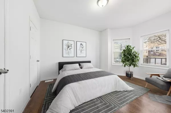 Newark City, NJ 07107,152 S 10Th St