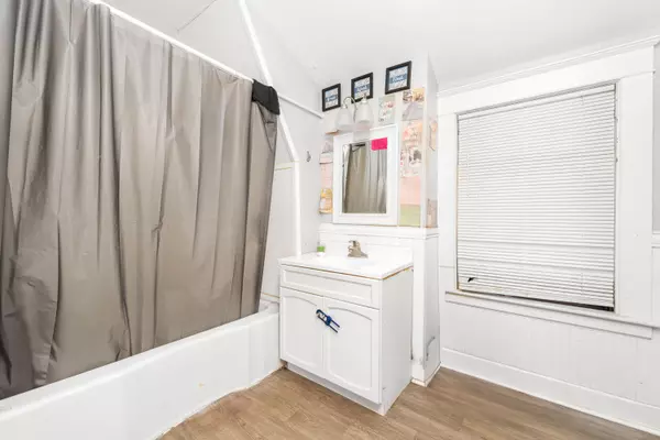 Kalamazoo, MI 49001,835 Lay BLVD