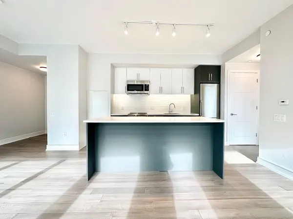 Toronto C04, ON M6B 2Y9,2525 Bathurst ST #903