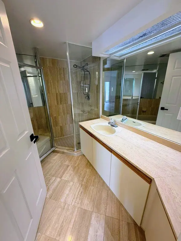 Toronto C13, ON M3C 3M8,5 Concorde PL #508