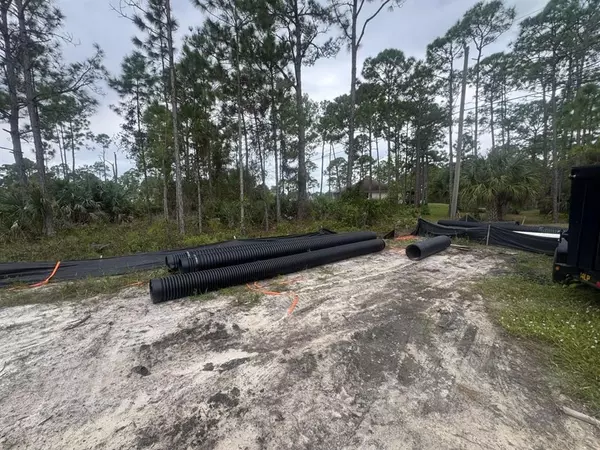 Palm Bay, FL 32909,607 SE Reading