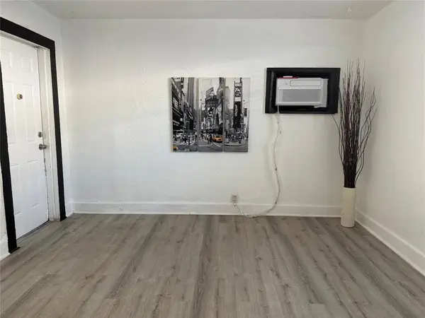 Hollywood, FL 33020,1947 Madison St #4