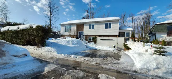 56 Springdale DR ##MAIN, Barrie, ON L4M 5B1
