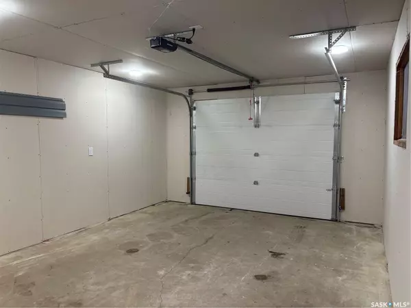 Prince Albert, SK S6V 4P5,353 25th STREET W