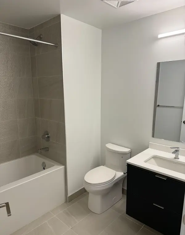 Mississauga, ON L4Z 0C9,5105 Hurontario ST N #322