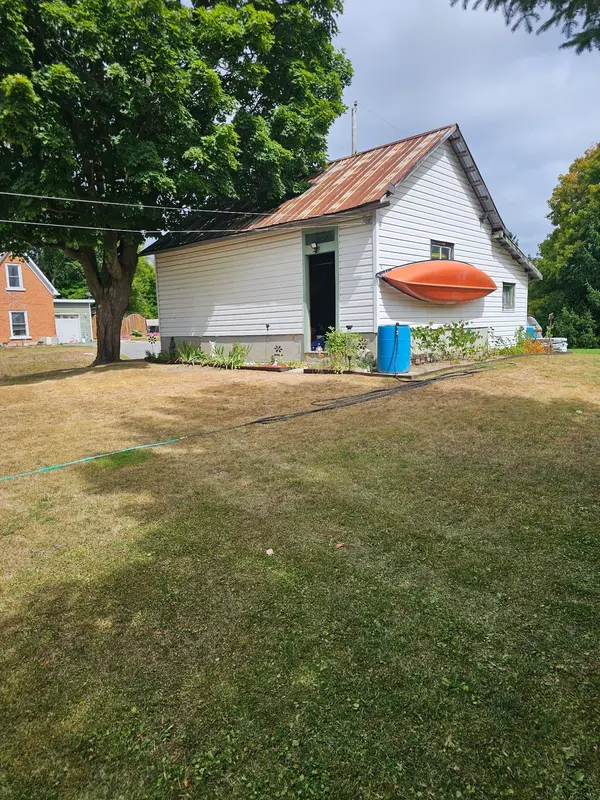 Lanark Highlands, ON K0G 1K0,98 Paul DR