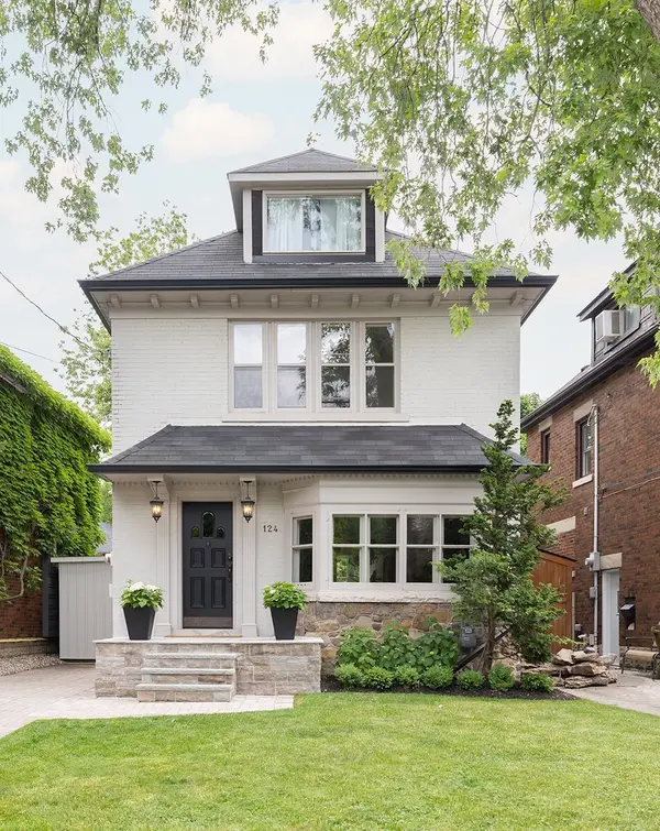 124 Cline AVE N, Hamilton, ON L8S 3Z8