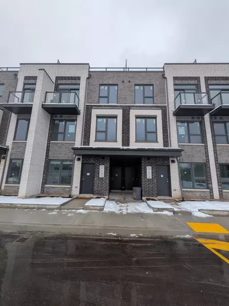 498 Plains RD E #TH15, Burlington, ON L7T 0C9