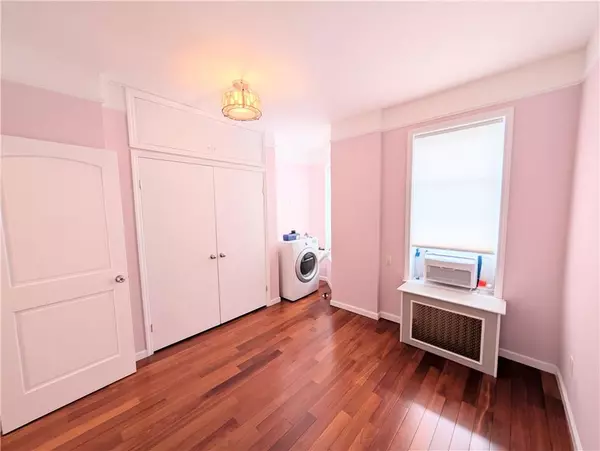 Brooklyn, NY 11220,439 68th ST #3F