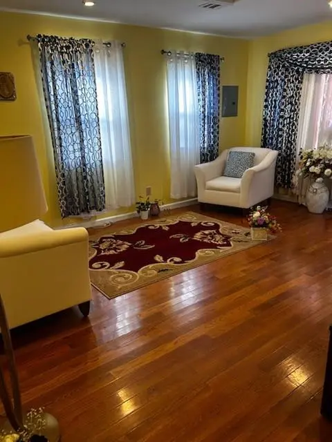 Far Rockaway, NY 11691,355 Beach 47th ST