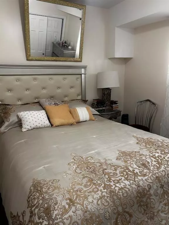 Far Rockaway, NY 11691,355 Beach 47th ST