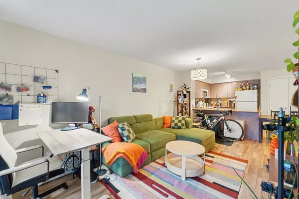 Toronto C01, ON M5E 1Z9,12 Yonge ST #911