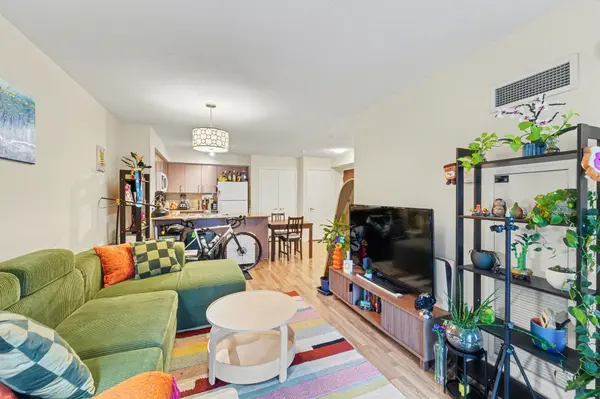 Toronto C01, ON M5E 1Z9,12 Yonge ST #911