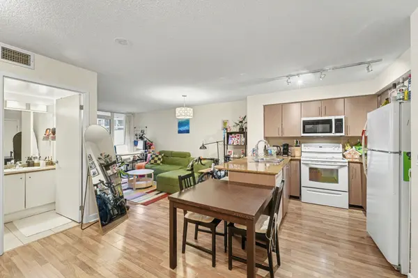 Toronto C01, ON M5E 1Z9,12 Yonge ST #911