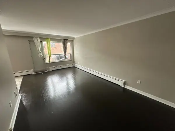 Toronto C04, ON M6A 1X6,32 Hotspur RD #9