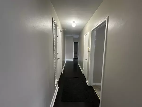 Toronto C04, ON M6A 1X6,32 Hotspur RD #9