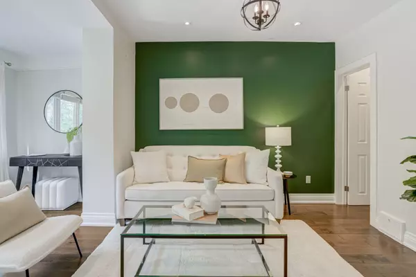 Toronto E03, ON M4C 4K3,313 Cedarvale AVE