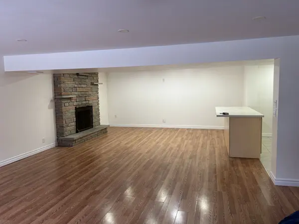 Toronto E09, ON M1J 2Y7,14 Hillock PL #Bsmnt