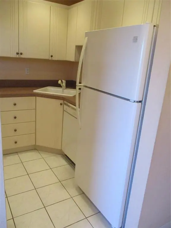 Tamarac, FL 33321,8390 Lagos De Campo Blvd #304