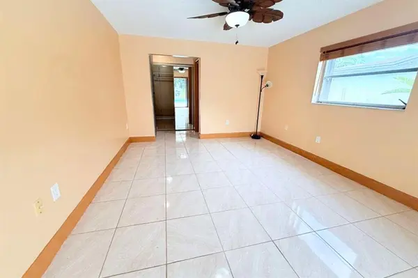 Pembroke Pines, FL 33024,8800 NW 3 St