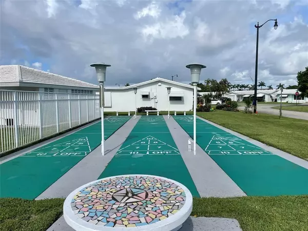 Pompano Beach, FL 33064,2701 E Golf Blvd #2009