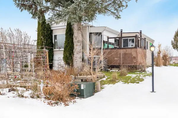 13 Sunrise CIR, Bradford West Gwillimbury, ON L3Z 2A5